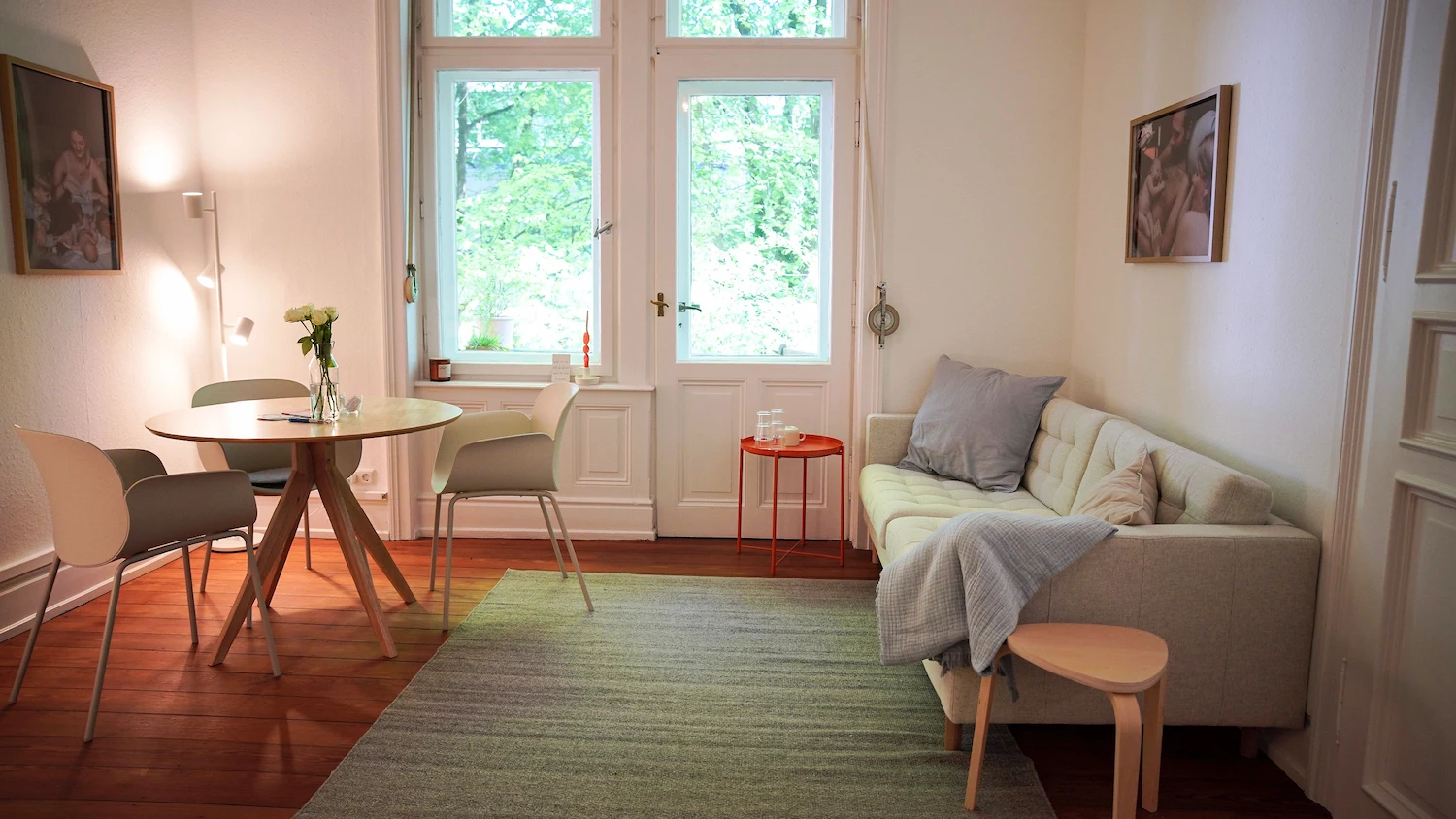 hebammenstudio-besprechungsraum Besprechungsraum mit Couch